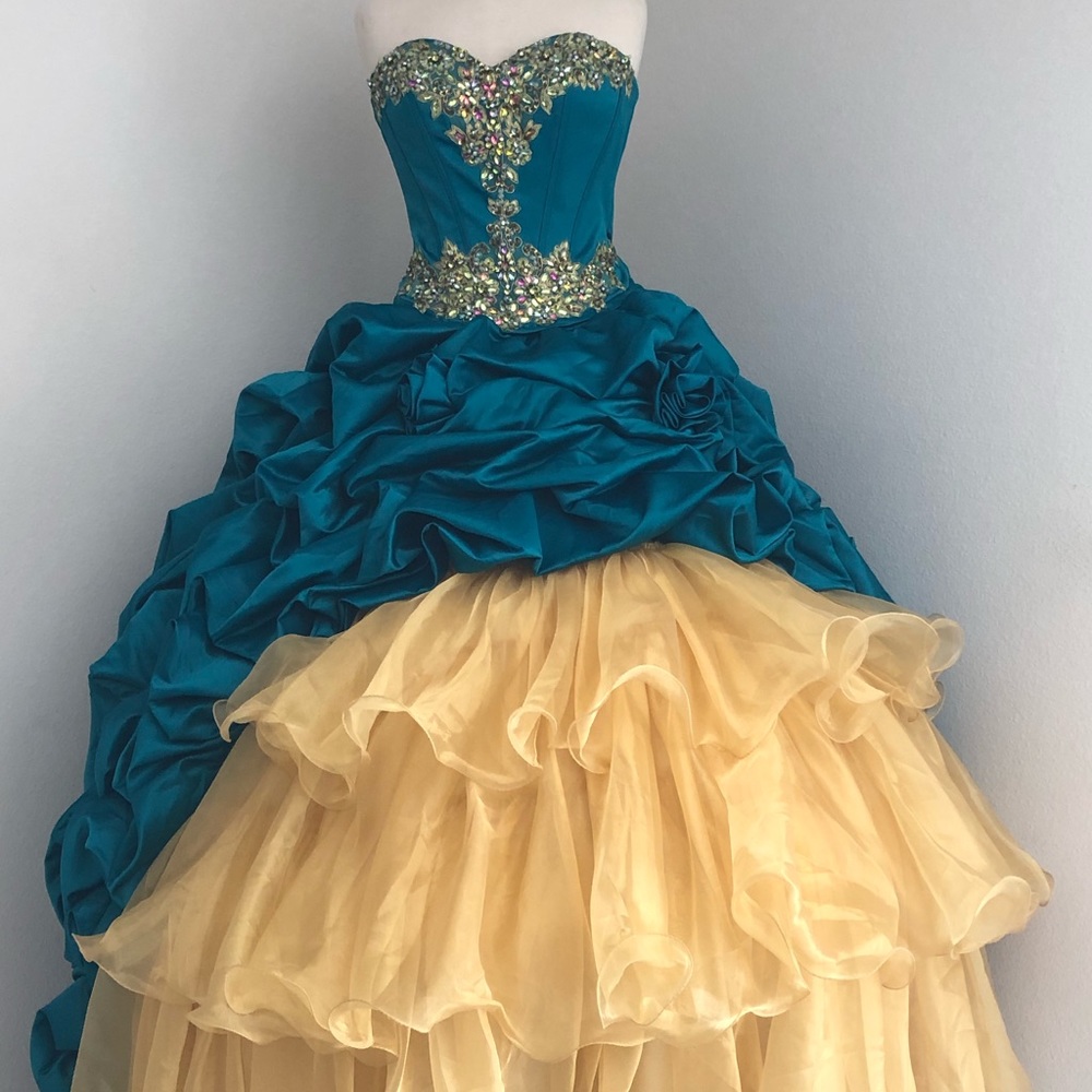Vestido para quinceañera 👗 - Picture 1 of 7